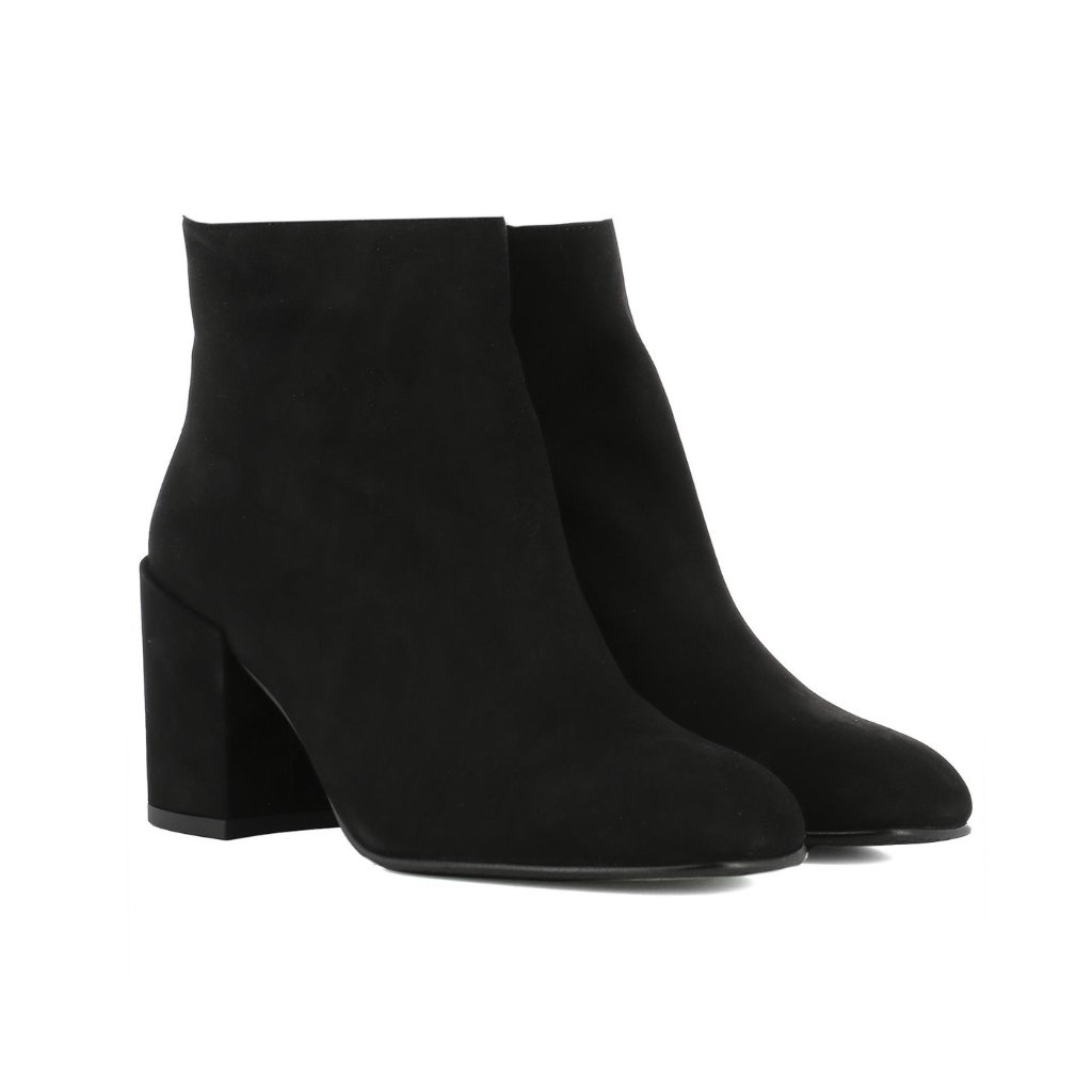 Stuart Weitzman Bacari Black Velvet Booties / Size 6.5 / Heeled Boots